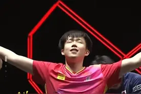 笑死！许昕看大头4-0张本智和全是吐槽：让你跳舞，怎么不跳了？图片