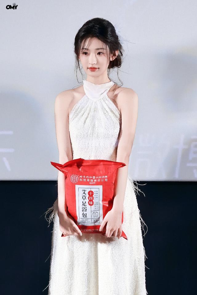 美图福利(22)，刘亦菲、林志玲、杨幂、刘涛、杨雨潼写真套图