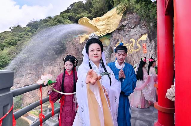 11月8日（农历九月十九）观自在现场送福，来观音山打卡许愿