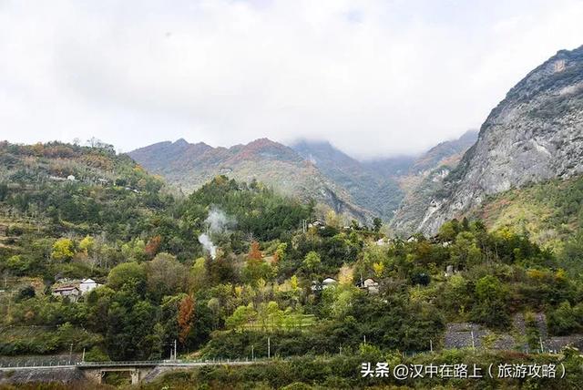 汉中出发沿嘉陵江跨省自驾,把秦巴深秋的美景装进车窗~图片
