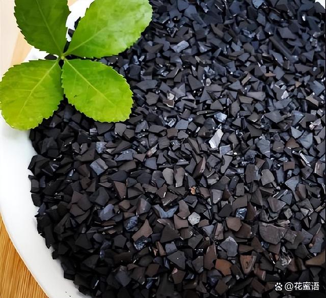 衣柜一开门一股刺鼻的味道，柜子去甲醛味用什么方法最快