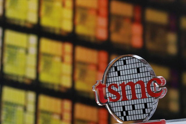 不许中国一家独大，特朗普联合8国在白宫签字，要废中国王牌