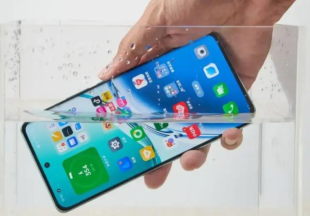 国产机麻烦了：iPhone17太抢手，预约量是去年10倍，官网被挤崩