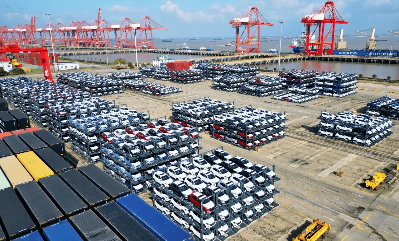 中国高价进口大量原油,却低价出口成品油,为何要赔本赚吆喝?(图20) 中国高价进口大量原油,却低价出口成品油,为何要赔本赚吆喝?(图20)