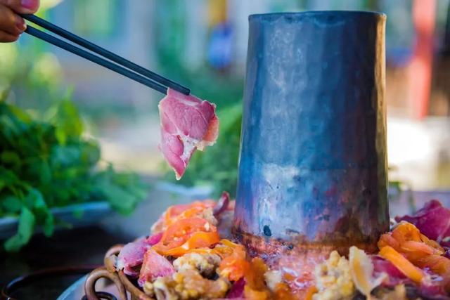 美疯了！高铁直达“四川小三亚”，花海开爆！草莓按盆吃，烧烤香迷糊！