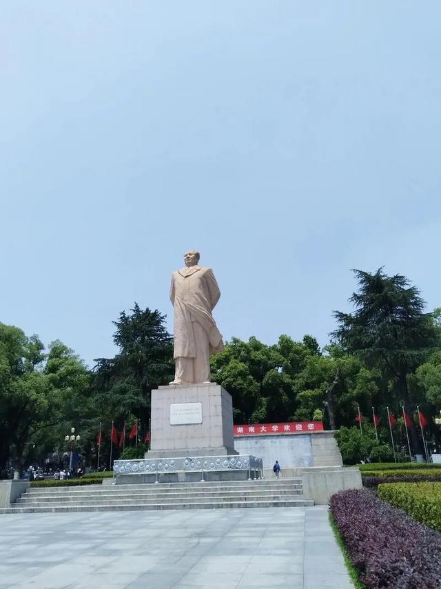 湖南必去十大景点排行榜，这才是湖南最值得去的10个地方，收藏好
