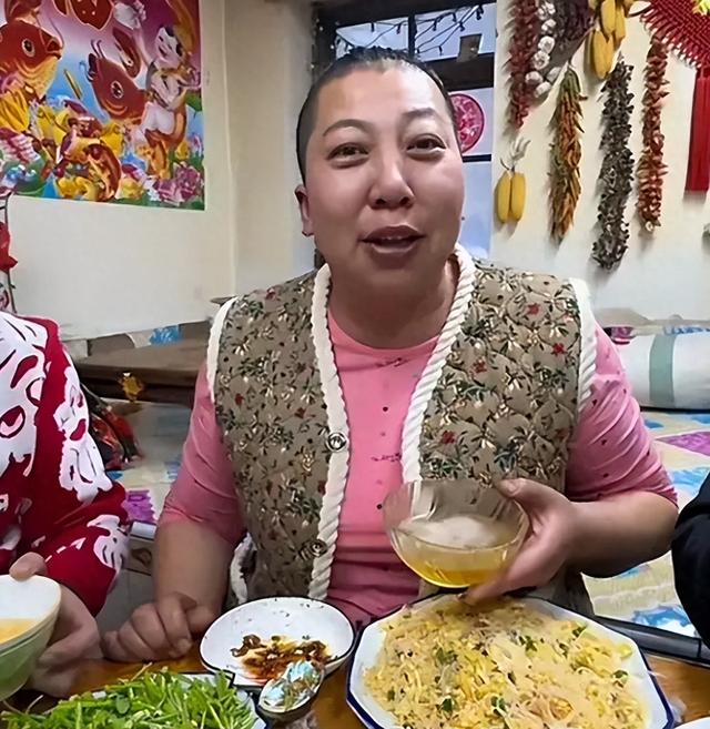大快人心！坑惨老百姓的网红被国务院点名封杀，直播带货路到头了