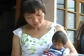 2009年，一对湖南夫妻竟然生下了一个“猴子”女婴。图片