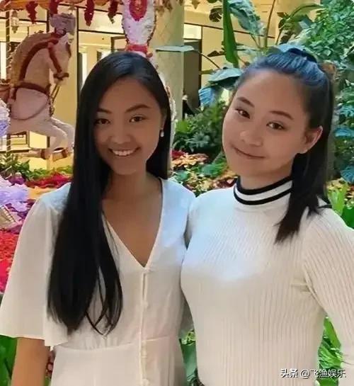 李连杰二女儿李苔蜜五官精致，清丽脱俗，长得漂亮也像李连杰