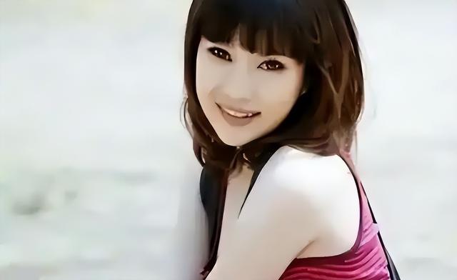 侯耀文离世17年，昔日小20岁娇妻，被侄儿“撬	”走多年后如今怎样