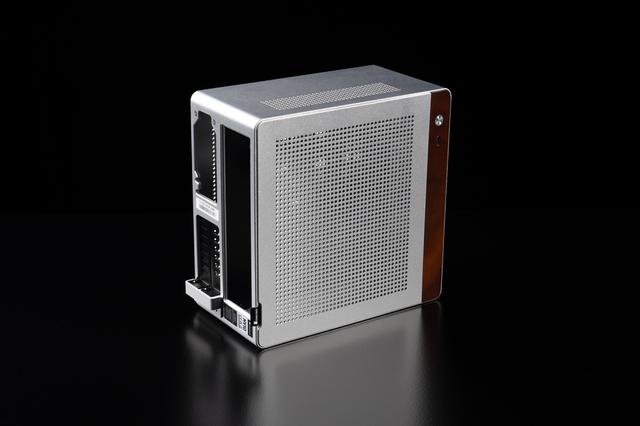 英特尔酷睿Ultra5 230F+铭瑄挑战者H810ITX+乔思伯NV10装机分享！