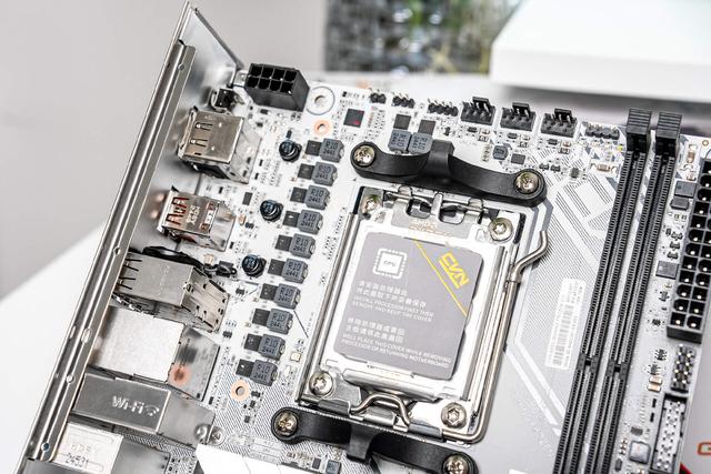 双11装机怎么省？供电强、扩展足！七彩虹主板用性价比帮你省