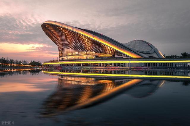 国内几乎 “0 差评” 的城市！美食扎堆不抬价，60 岁前一定要去一次