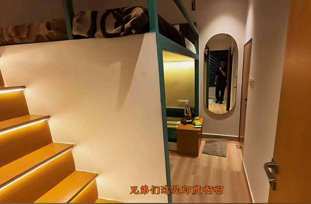 东北小伙闯印度，窜稀5天，参观火葬场发现骨灰撒恒河，恶心坏了