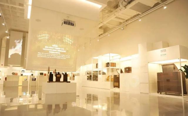 青岛市第一高楼的浪漫，坐拥城市至高视点……