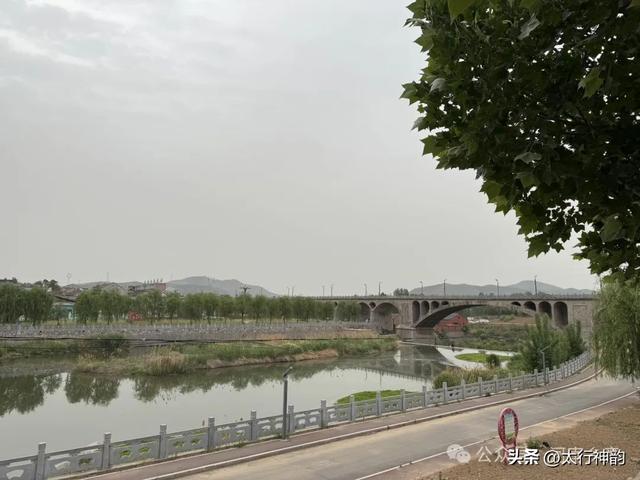 河南林州老家，小镇的早晨
