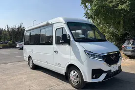 10多万的五菱房车，空间大配置全，吃喝拉撒全搞定图片