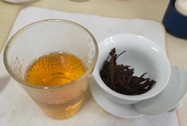 你以为的红茶红汤，白茶白汤，错错错！茶汤“颜色密码”对照表！
