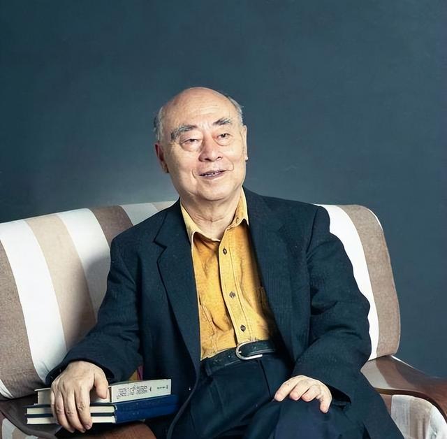 美国至今想不通：一个没留过学的中国人，凭什么造出于敏构型？