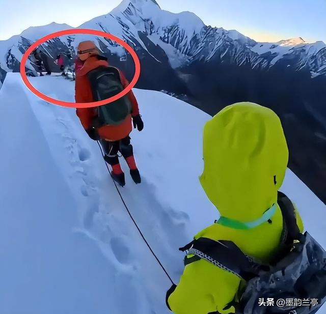 驴友雪山坠崖后续:身份曝光，摔倒时曾绝望呼救，网友:不值得同情