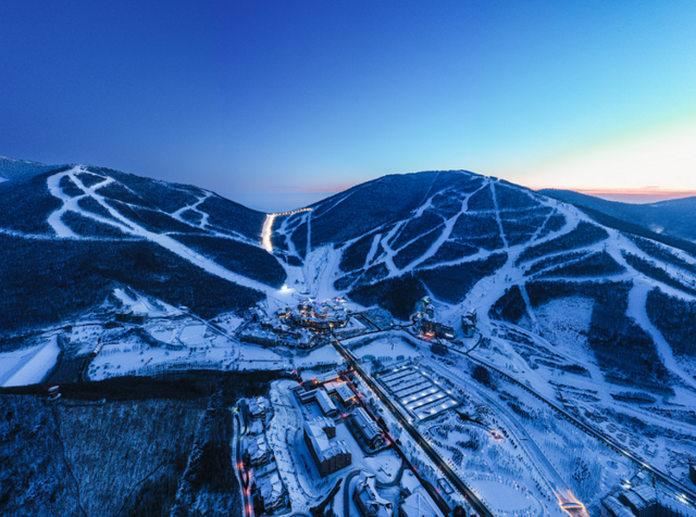 吉林冰雪经济“未开先火” 北大湖度假区预售破1.4亿