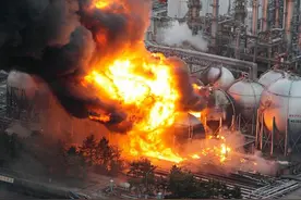 125架飞机，9架B2，14枚巨型炸弹！美国炸伊朗，几乎拼尽了全力图片