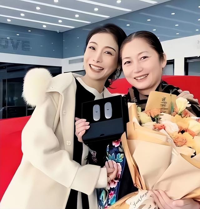 “买英国精子生3娃”的山东女人，7年后现状曝光：她后悔了吗？