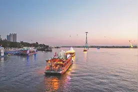 8艘亮化夜游船只、3条轮渡旅游航线！夜游松花江，共情璀璨冰城图片