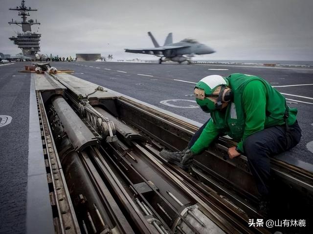 中国海军大清早出公告，网友喜大普奔，难怪美国防长急着致电北京