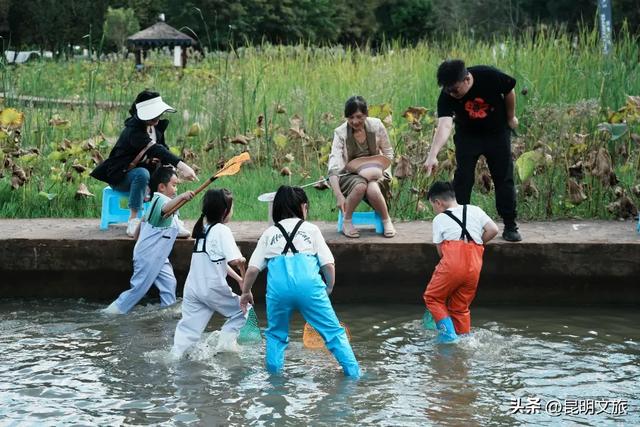 昆明十七公里外,藏着一个可以看“海”的白族村