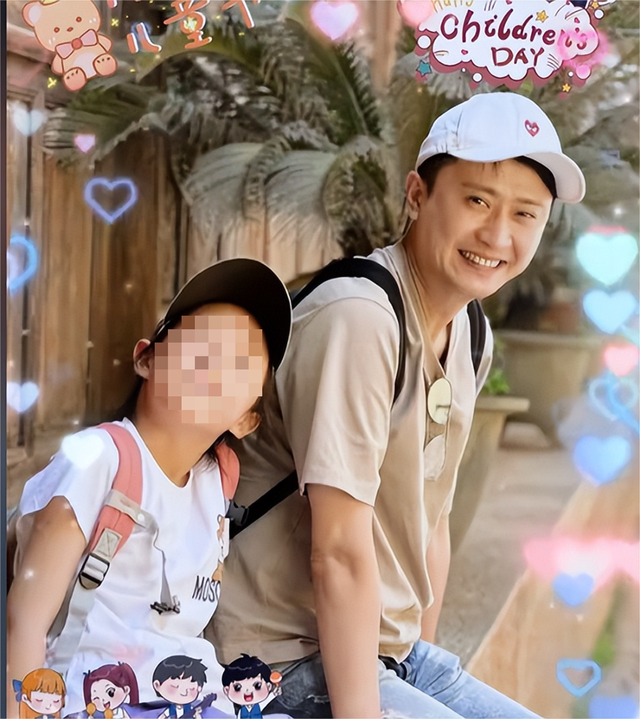 摊事了！央视主持人海外游，带妻女高调炫耀海外生活，被网友骂惨