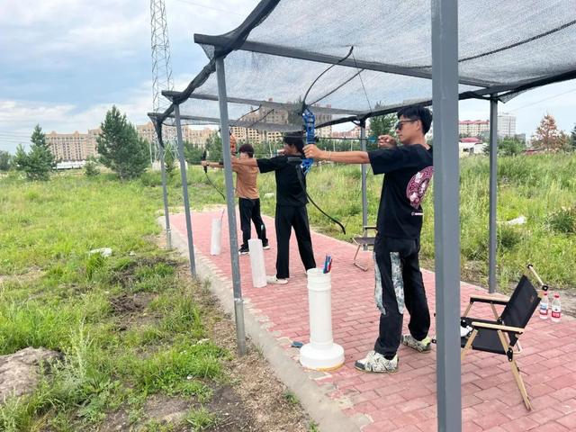 离城不远，离自然很近！牙克石“这个基地”提供露营全体验