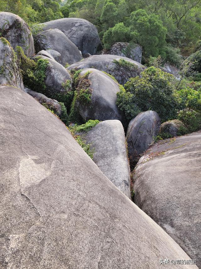 厦门东坪山脉十二谷吟