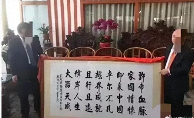 疯传！恒大歌舞团私照流出！网友：简直不敢相信！