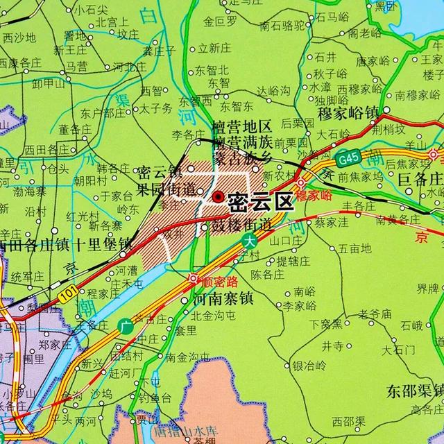密云水库是水源地,那边的水库鱼和梨不错,潮白河挺宽的有橡胶坝