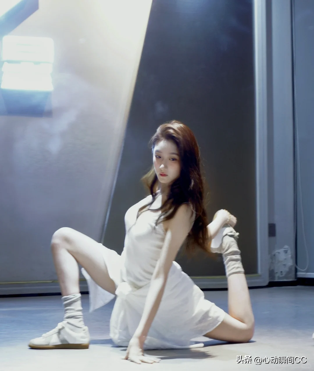 ‌北舞校花周静波：‌172cm的舞蹈精灵，治愈系笑容成她的标志！