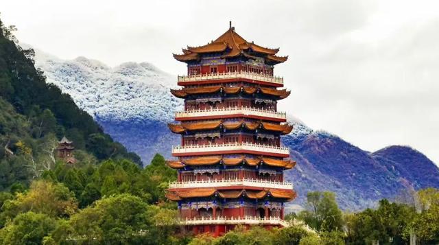 汉中各大景区银装素裹!快来共赴2025年第一场冰雪之约 →