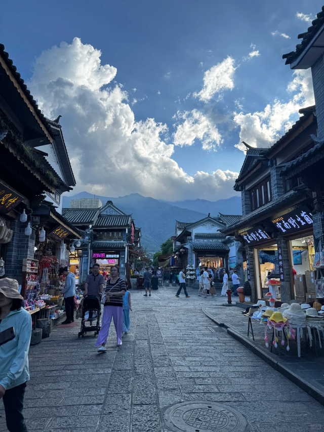 大理慢生活攻略：不是避世天堂，而是热腾腾的日子