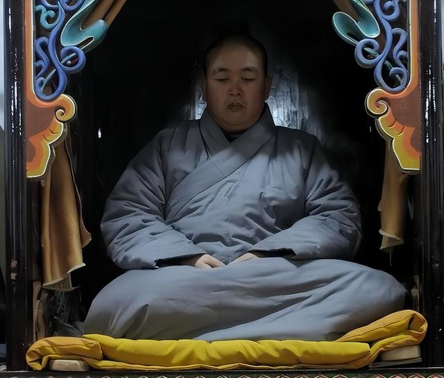 释永信倒台后	，老乡才敢说实话，当年他想两三万一户买下整个村