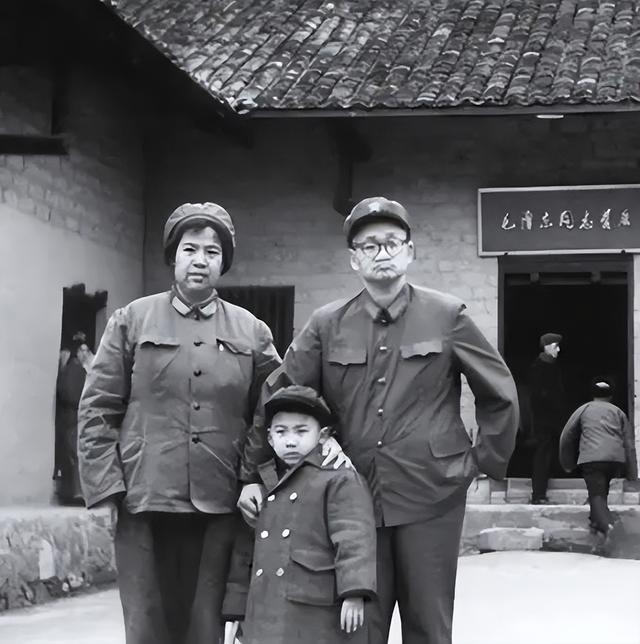 毛主席唯一一个活下来的儿子毛岸青，晚年的时候享受的什么待遇？