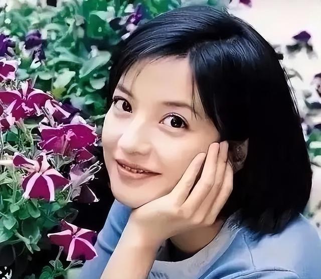 溺爱的代价！女儿赵薇被封杀，丈夫也去世，儿子离婚被分一半财产