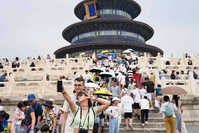 老外涌入中国？中国游火出圈了！这股入境潮的背后，信号极其强烈