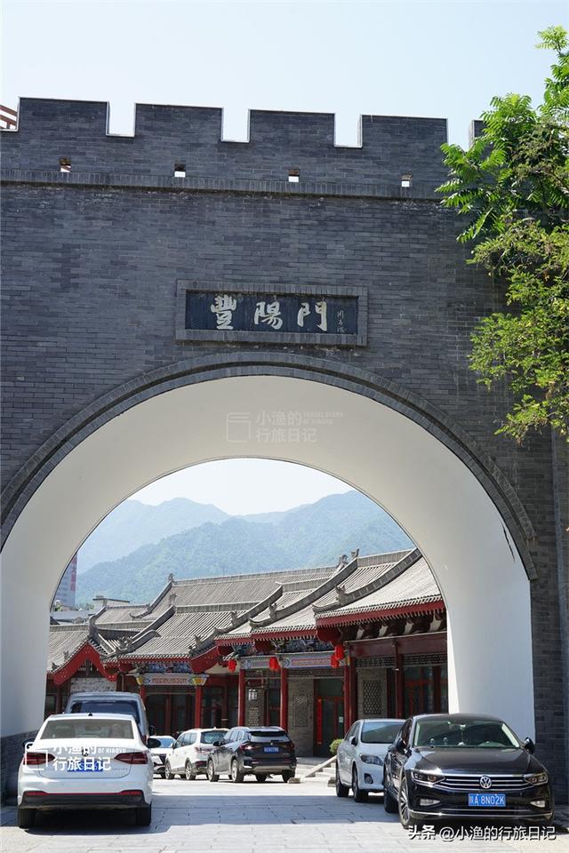 陕南传奇千年古塔，与大雁塔同年修建，为镇压母猪精九层变六层半