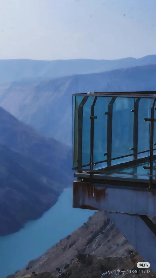 美疯了！高铁直达“四川小三亚”，花海开爆！草莓按盆吃，烧烤香迷糊！