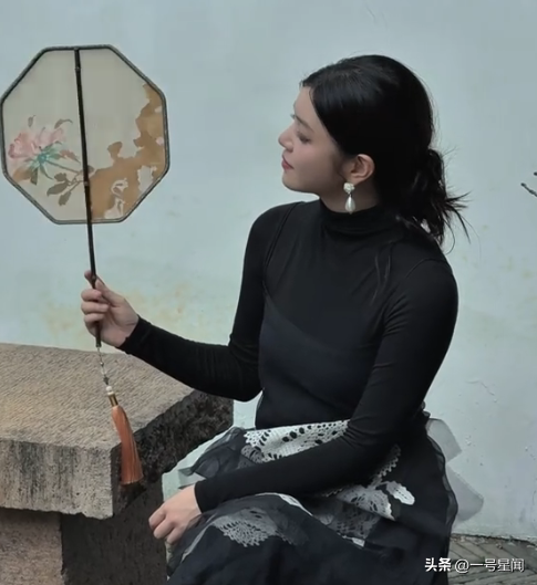 离婚仅半年，42岁的陈妍希本性难移，才发现陈晓跟她不是一路人