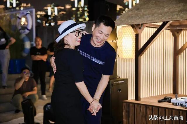 快乐其实很简单！来外滩挖沙子吧，还能“寻宝”哦！
