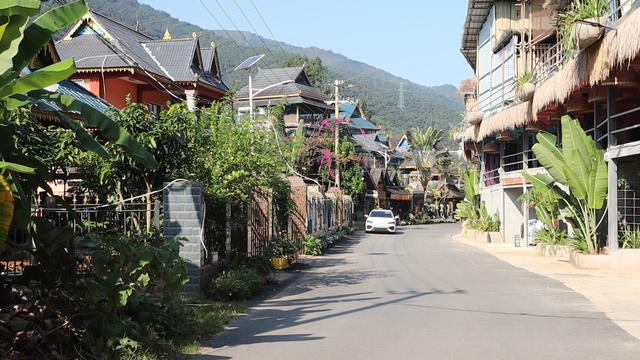 云南边境神秘村落，住在国际河畔，哈尼族阿克老寨