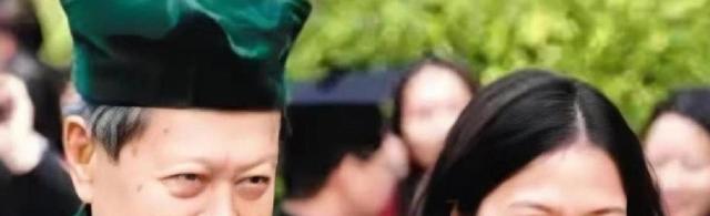 “报应”终于来了！杨振宁一生聪明，却在与翁帆的爱情中迷茫