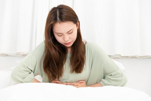 湿疹长的地方很尴尬？外阴湿疹如何治疗，专家给出2个方法