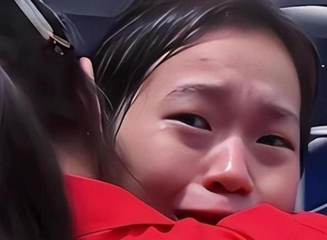 一个月没露面，全红婵变化显著，脸颊消瘦、情绪冷静，让人好心疼